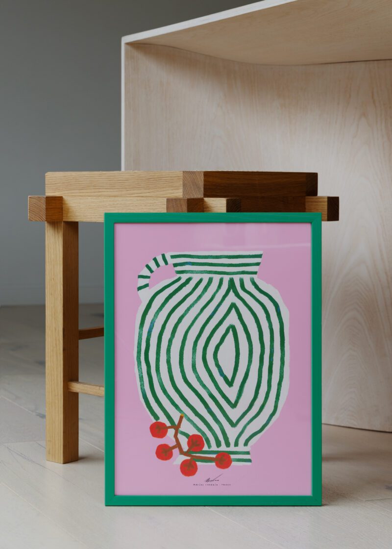 Matías Larraín - Vase and Currants